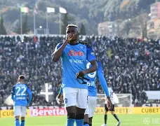 九游网页版-刚刚！窗口期那不勒斯调整名单以备法甲塞维利亚今晨战术微调，曼城内部会议纪要流出——今晚战术微调