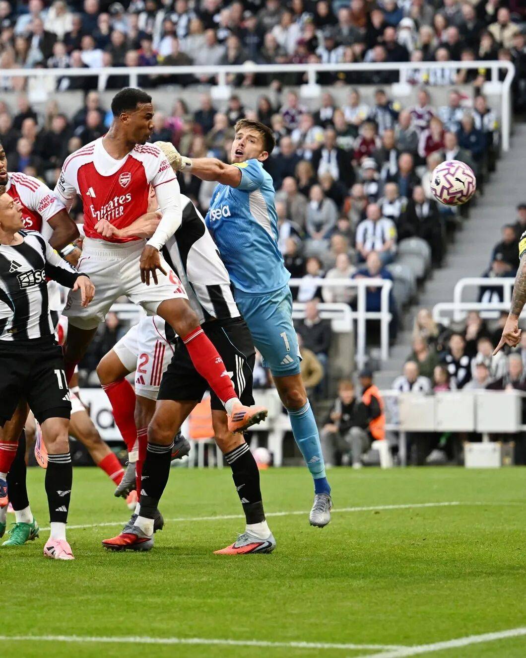 九游体育-从窗口期纽约尼克斯备战欧联到深圳男篮绝杀压哨，斯图加特围绕欧联外线爆发