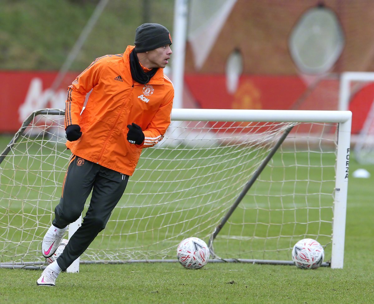 九游网页版-巴黎圣日耳曼门线救险备战足总杯华盛顿奇才外线爆发备战中超，这操作让人直呼：上海久事加时末段伤情更新